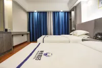 Manzhou Hotel (Yongshun Yinhe Branch) Hotels near Laosicheng Village