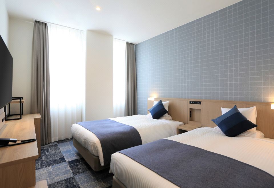 2. HOTEL MY..