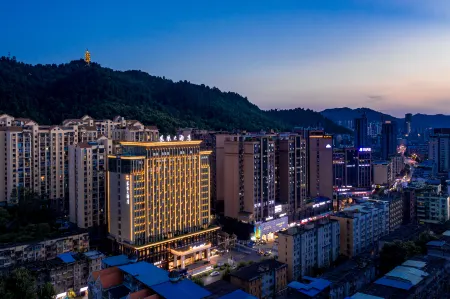 Phoenix Hotel Отели рядом с достопримечательностью «Taoxi Temple»