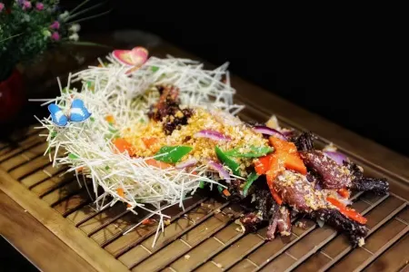 Zhongxian Haixin Hotel (Binjiang Road Hongxing Square) Отели рядом с достопримечательностью «Zhongzhou Old Street»