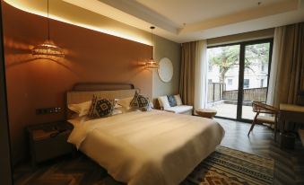 Xinjiang Wenlv Aerial Grassland Resort Hotel