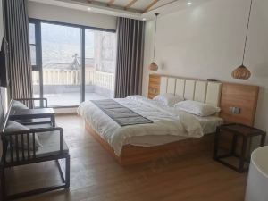 Anlong Minhang Railway Station B&B