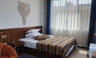 Ruoshu Hotel (Qingdao Lingshan Island)