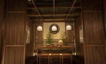 Dali Rural Retreat:A Tranquil Garden Courtyard in Caicun Scenic Area by Erhai Lake