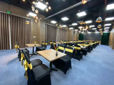 Nesta Grand Hao Nam Отели рядом с достопримечательностью «Тюа-Мот-Кот»