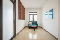 Cozrum Homes - Cozytel Residence Hotels in Đức Hòa Hạ