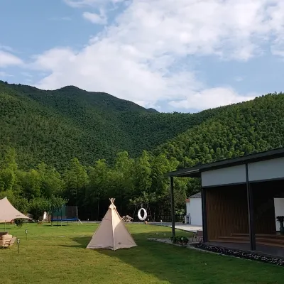 Nanshan Bamboo Sea Dongli Shangshe B&B Hotels near Panda Pavilion