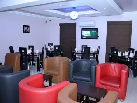 De Rigg Place - Alaka Estate, Surulere