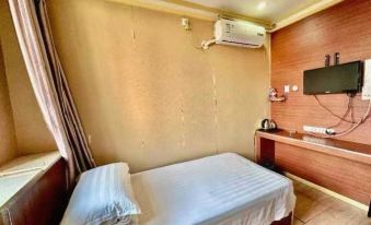 Xinjia Hotel (Qiqihar No. 3 Middle School)