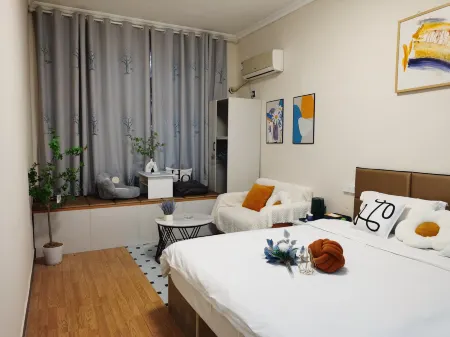 Yiyi Xiaoyuan (West High-speed Railway Station Fuyang University Town Branch) Отели рядом с достопримечательностью «Fuyang Vocational and Technical College»