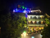 Xuxia Hot Spring Resort Meisu (Moganshan International Tourism Resort) Hôtels à proximité de : Hall of Heavenly Kings (East to Deqing Highway Management Section Wukang Highway Management Station)