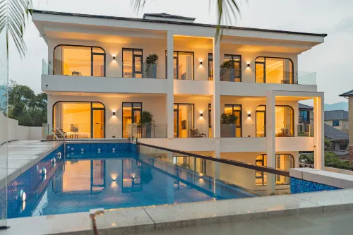 Yingfei July Homestay (Tonglu OMG Heartbeat Paradise Yaolin Fairyland Branch) - Rooftop Pools