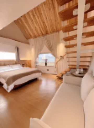 Yinshan·33 Vacation Homestay (Baihaba Store Scenic Area)
