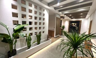Xilaiden guanshan Modern Courtyard Light Luxury Accommodation (Wangxian Valley Scenic Area Store)