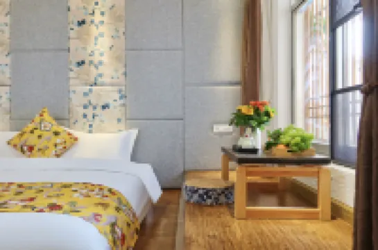 Dali Liuyue Inn (Ancient City South Gate)