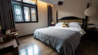 Xiaoshihou. Xiaoshihou Homestay (Border City Chatong Scenic Area) - parcheggio