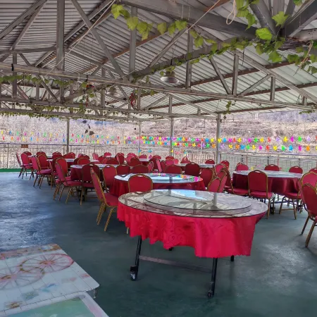 Xinglong Xiaoshan Farmhouse