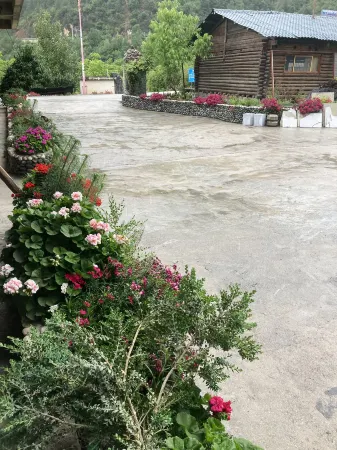 Shangri-La Haba Yuelai Inn Отели рядом с достопримечательностью «Habacun»