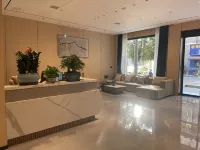 Rongjiang Bailan Smart Hotel (Cunchao)