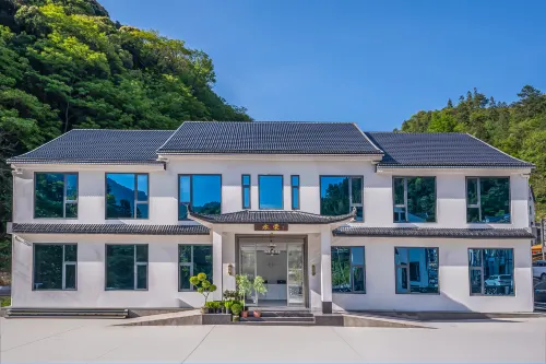 Yongrong Homestay (Hongshou Cableway Store), Sanqingshan