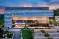 Echarm Hotel (Maoming Xinyi Convention Center Douzhouli Cultural and Creative Street)