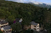 Xishan Artist's Second Residence (Fengyangyi) Cangshan Scenic Area: отели