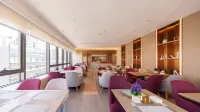 Lavande Hotel (Haikou Xinhai Port International Convention and Exhibition Center) - Parkplatz