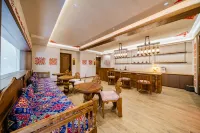 Zhaoye Changfeng Homestay (Yining Liuxing Street Scenic Area Branch) - 3-Star