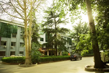 Simai'er Business Hotel Linfen No.5 Отели рядом с достопримечательностью «Xi'an International Studies University Shanxi Branch»