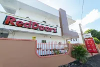 RedDoorz @ Pag Asa Rawis Legazpi Hotels near Embarcadero