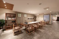 Chayi Castle Hotel（Impression Dahongpao Store）