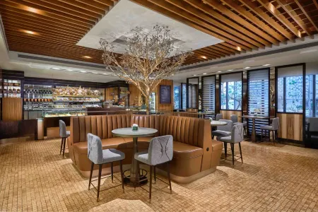 Mandarin Oriental Hong Kong Отели рядом с достопримечательностью «Абердин»