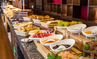 Ramada by Wyndham Diqing