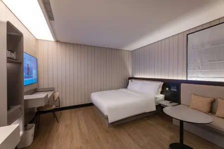 Hanting Hotel (Suzhou Guanqian Street Chayuanchang Metro Station Branch)