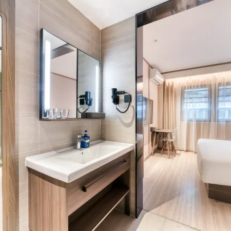 HanTing Hotel (Hangzhou Tonglu Central Plaza)