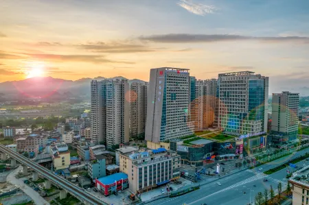 Borrman Hotel (Guilin North Railway Station Zhonghao International) Отели рядом со станцией Guilin West Railway Station