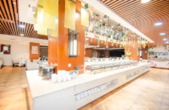 Manpu Tianmu Yangyan Hot Spring Hotel (Zhenbeibao Western Studios See Helan Performing Arts Town)