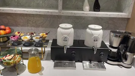 HanTing Hotel (Tianjin Dongli Development Zone Subway Station) Отели рядом с достопримечательностью «Dongli Square»