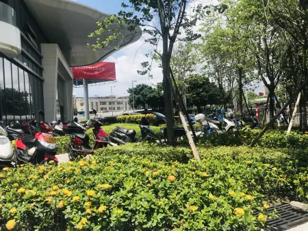 Zhongshan Qijiang River View Apartment Hotel (Xingzhong Square，Sun Wenxi Pedestrian Street)