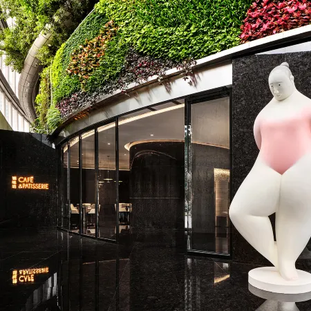 J Hotel Shanghai Tower