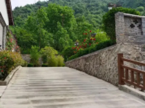 Lishui Dongpo Homestay Hoteles en Condado de Zhashui