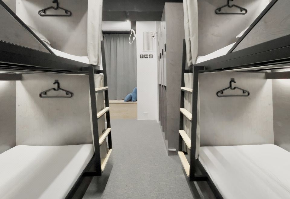 스팡 스페이스 유스 호스텔 내부 작업 공간