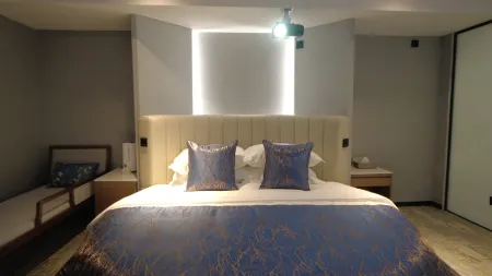 Holiday Inn Altay Golden Bridge