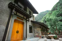 Baokang Lamei Valley Zizhai - balcony
