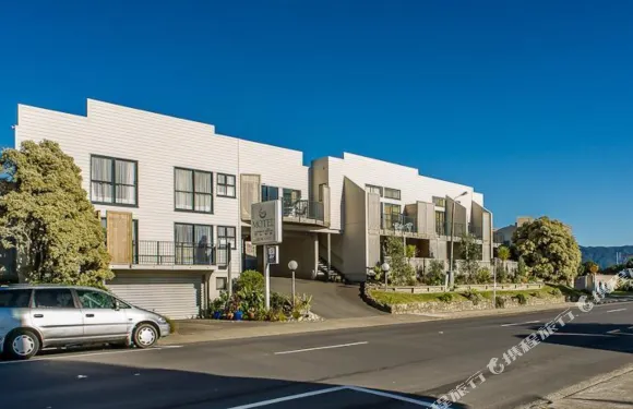 海邊萊特汽車旅館