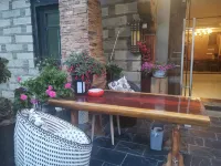 稻城亞丁聖吉飯店