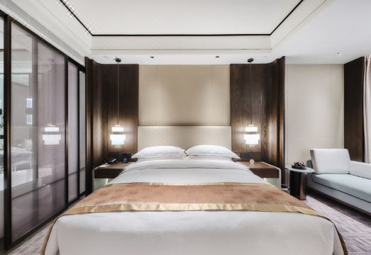 5. 라디슨 호텔 신..