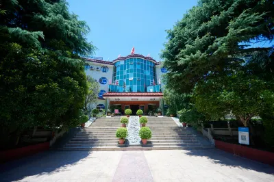 Westqiang Homeland Hotel Hotel dekat Yu＇erzhai Haizi