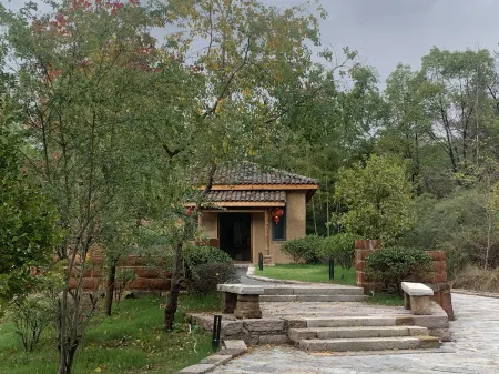 Guifeng Xiaolu Xianjuju Отели в г. Иян