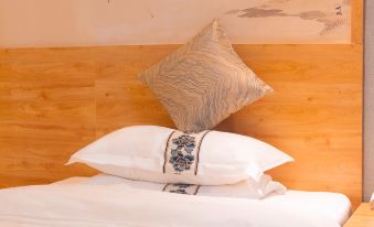 Suzhou Yijia International Hotel